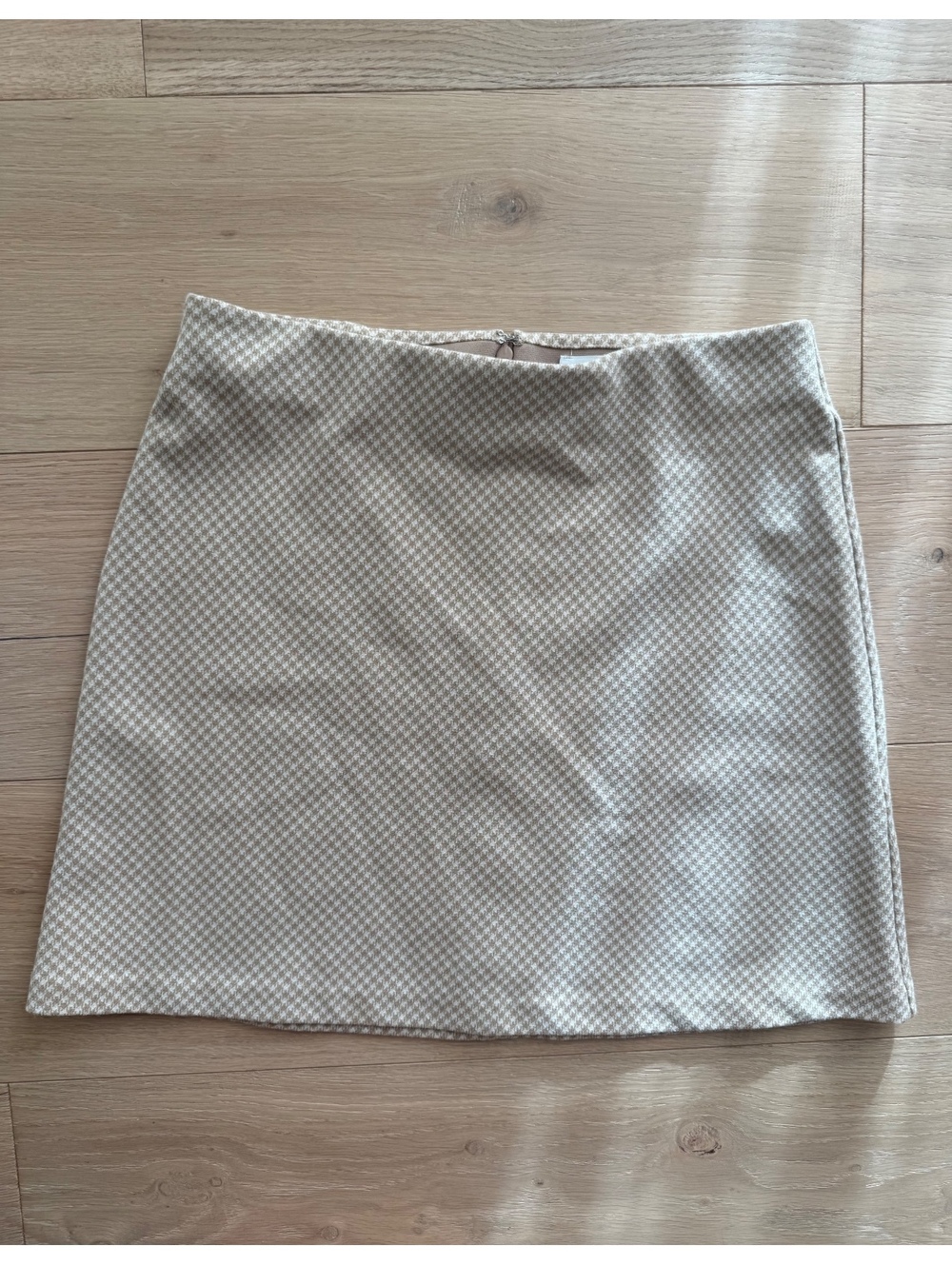 Aritzia Wilfred Classic Mini Skirt Size 6 Tan Cream Houndstooth Wool Blend